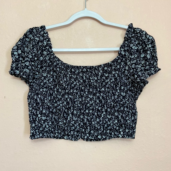 Hollister Top and Skirt Set - Picture 3 of 7